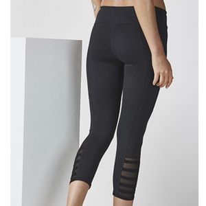 Buffy Fabletics Capris